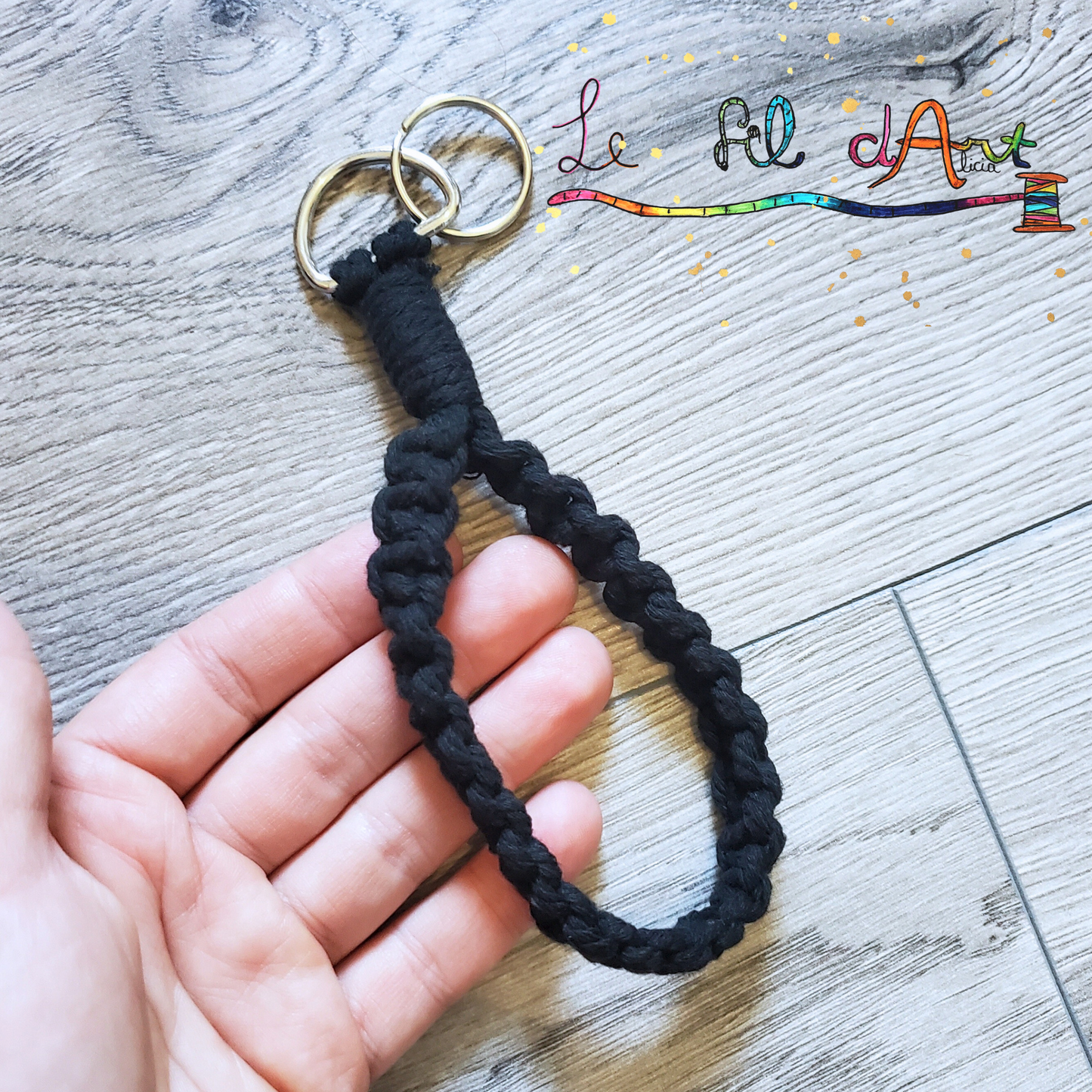 Porte clé en macramé, modèle ganse ou modèle artistique, choix coloris par Alicia Forget de le fil d'art