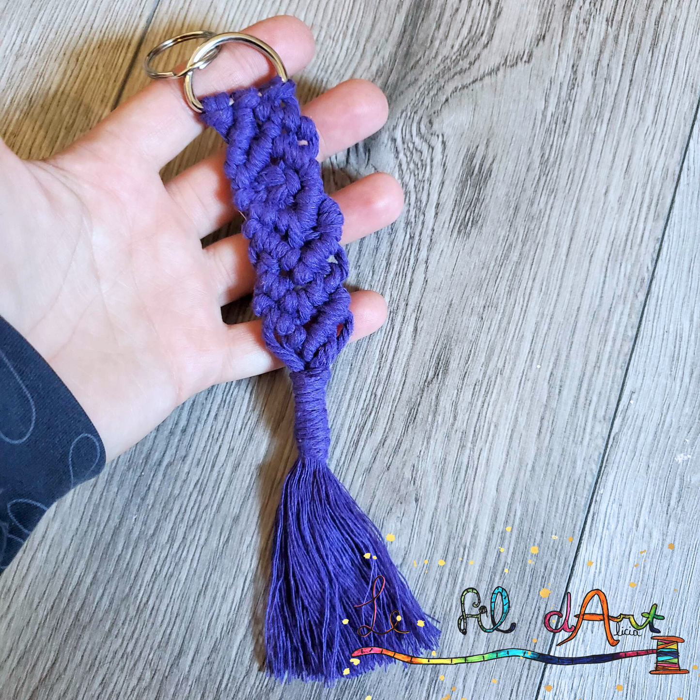 Porte clé en macramé, modèle ganse ou modèle artistique, choix coloris par Alicia Forget de le fil d'art