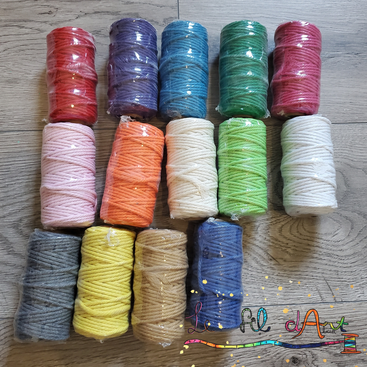 Porte clé en macramé, modèle ganse ou modèle artistique, choix coloris par Alicia Forget de le fil d'art