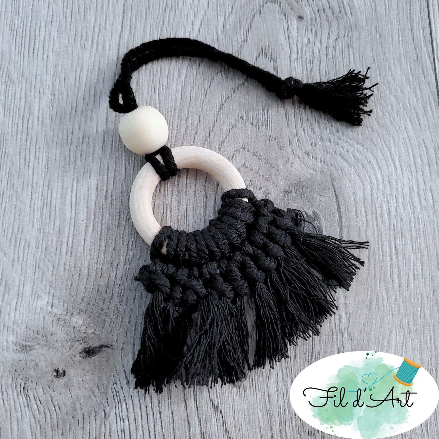 Diffuseur macramé noir par Alicia Forget de le fil d'art