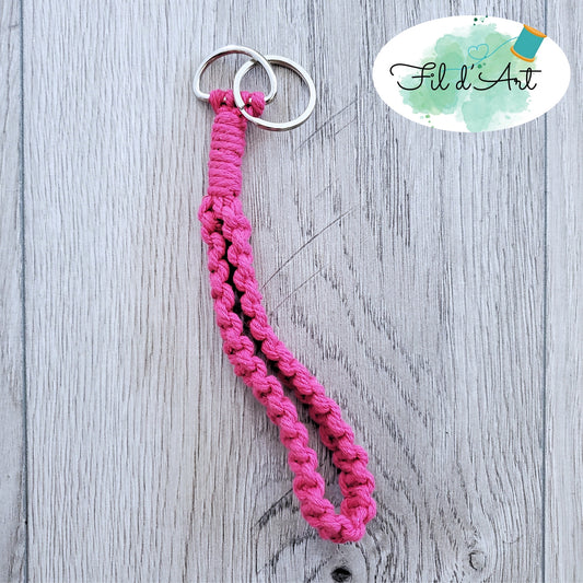 Ganse macramé FUSCHIA par Alicia Forget de le fil d'art
