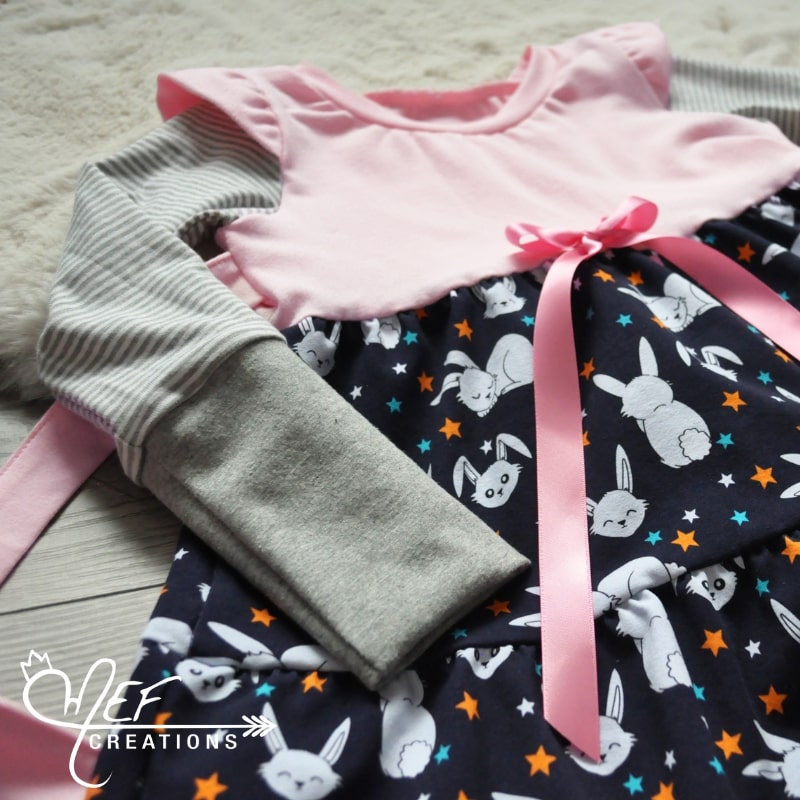 zoom robe pâques, manches longue mini rayures grises pâles