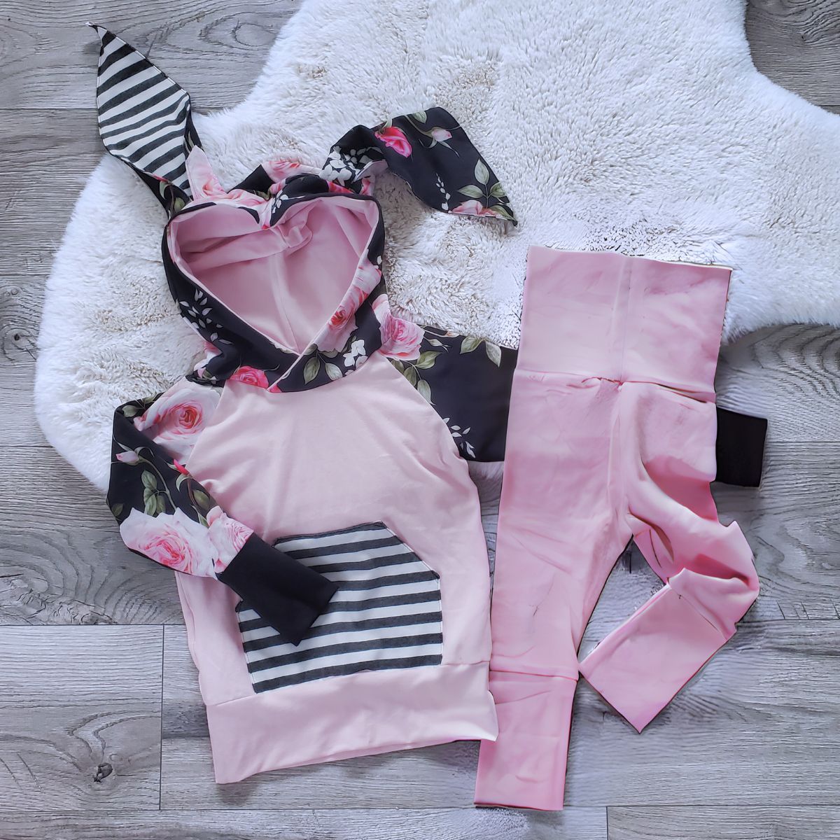 Hoodie lapin fleuris et rose pâle