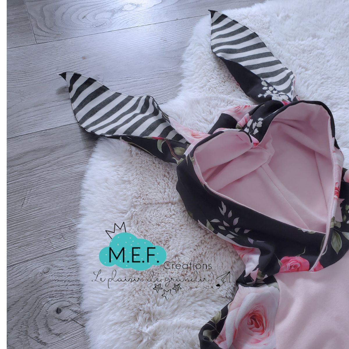 Hoodie lapin fleuris et rose pâle