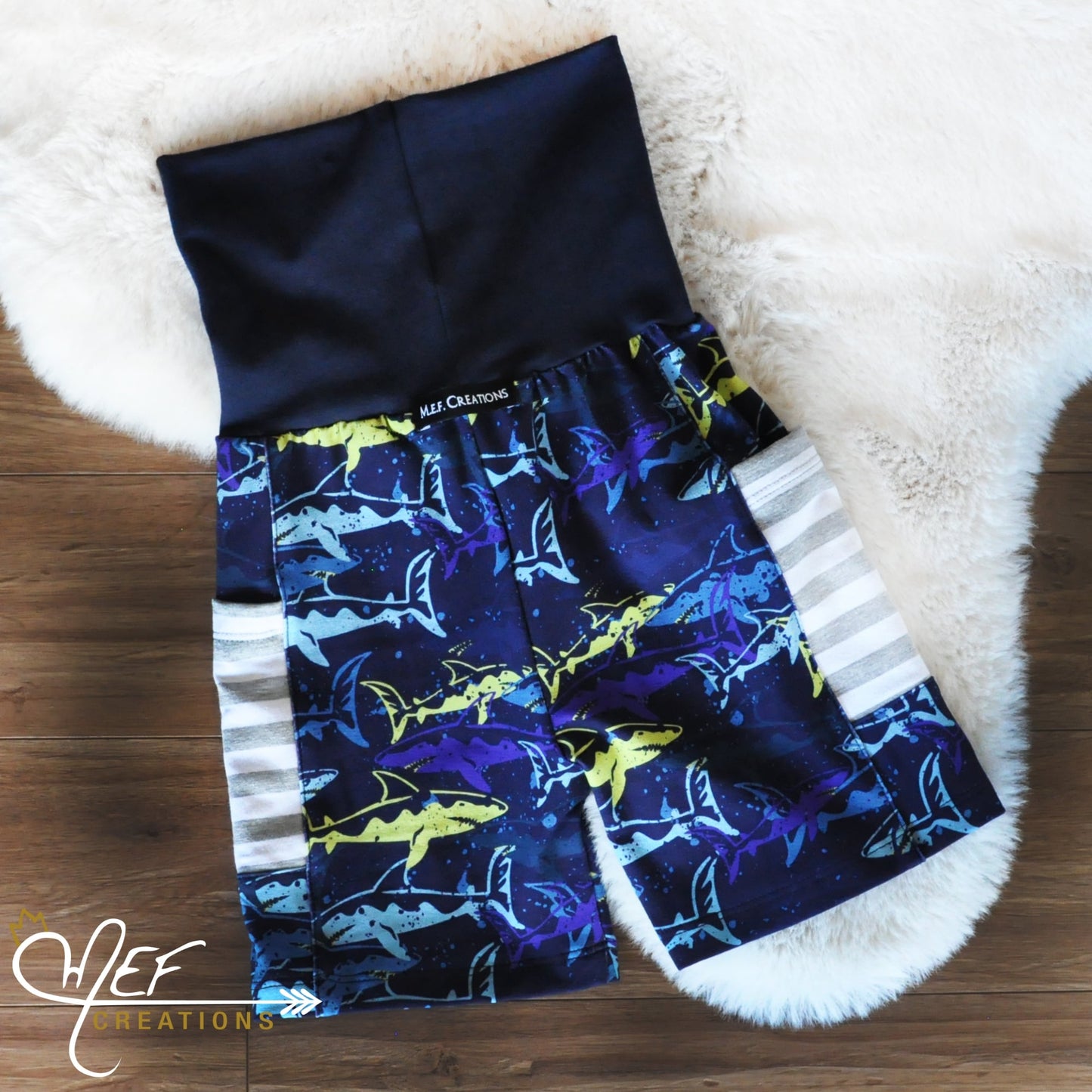 Short évolutif requins, coupe bermuda