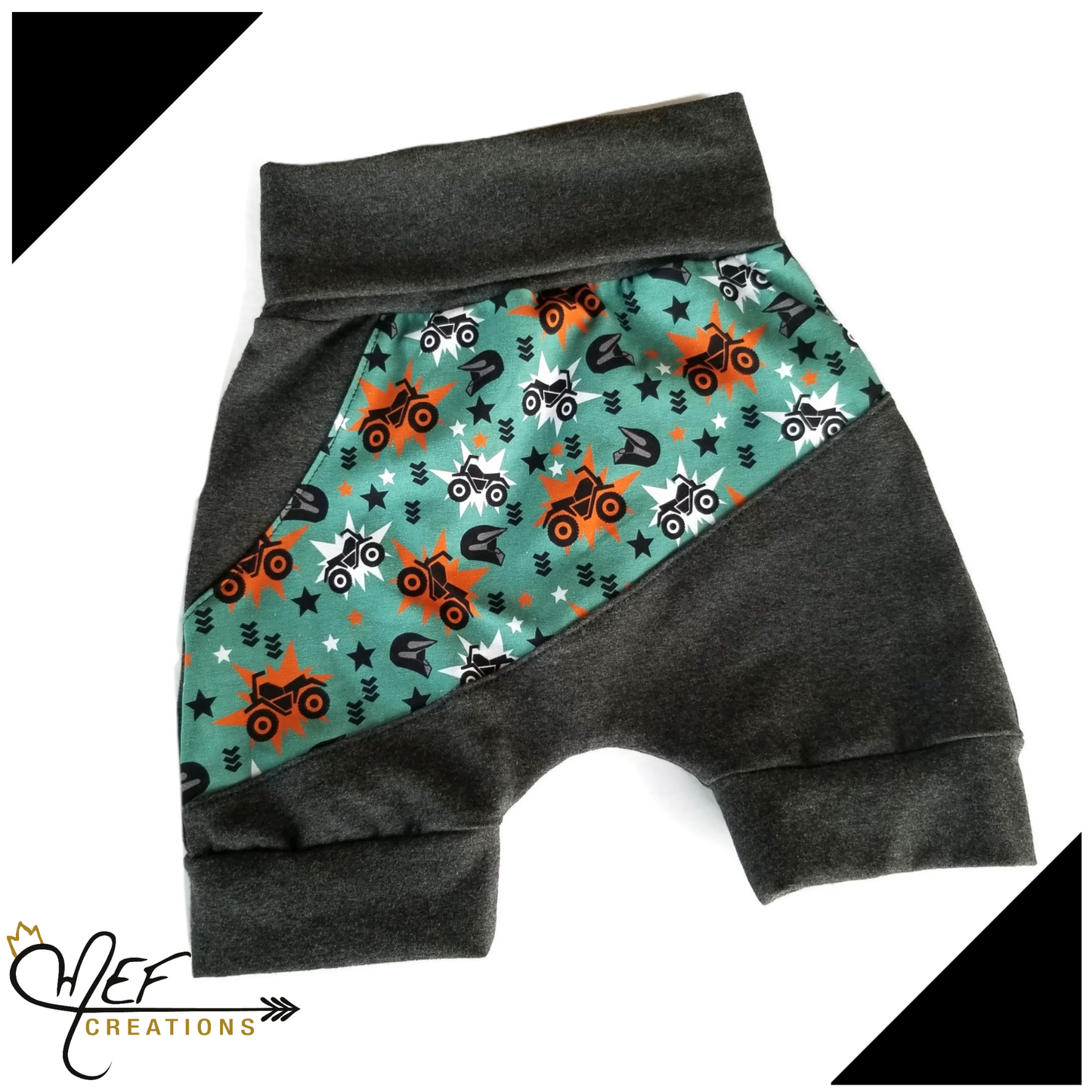 Short 4 roues, motif exclusif MEF