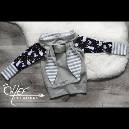 hoodie lapin, vue dos, avec oreille rayé gris et blanc