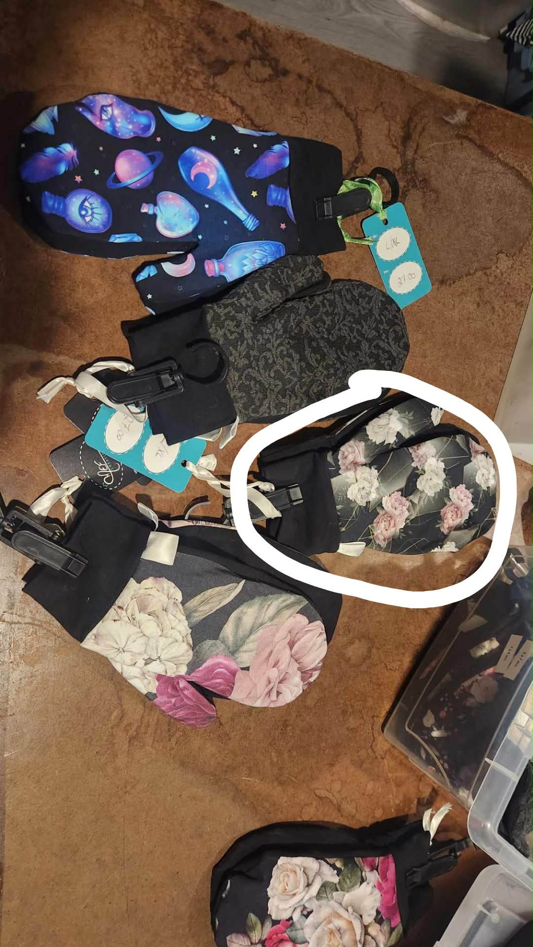 Commande personnalisé marjolaine rioux, 5 paires de mitaines