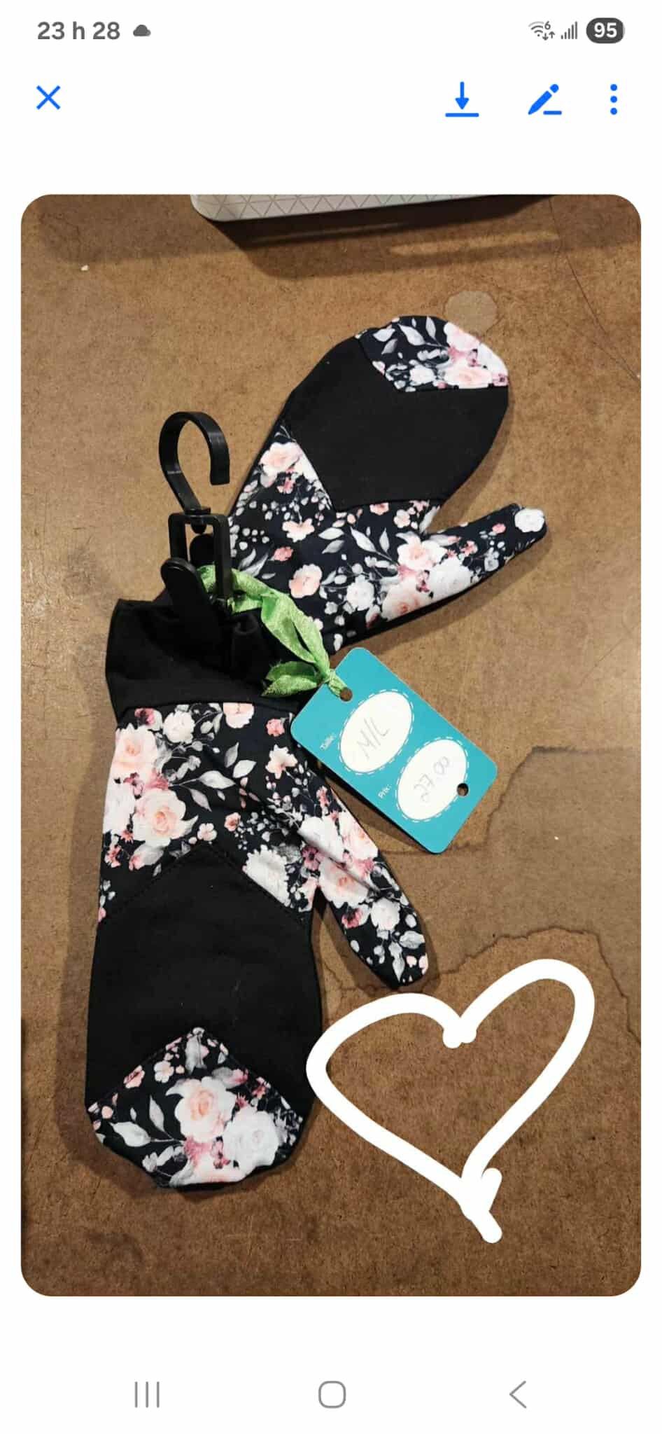 Commande personnalisé marjolaine rioux, 5 paires de mitaines