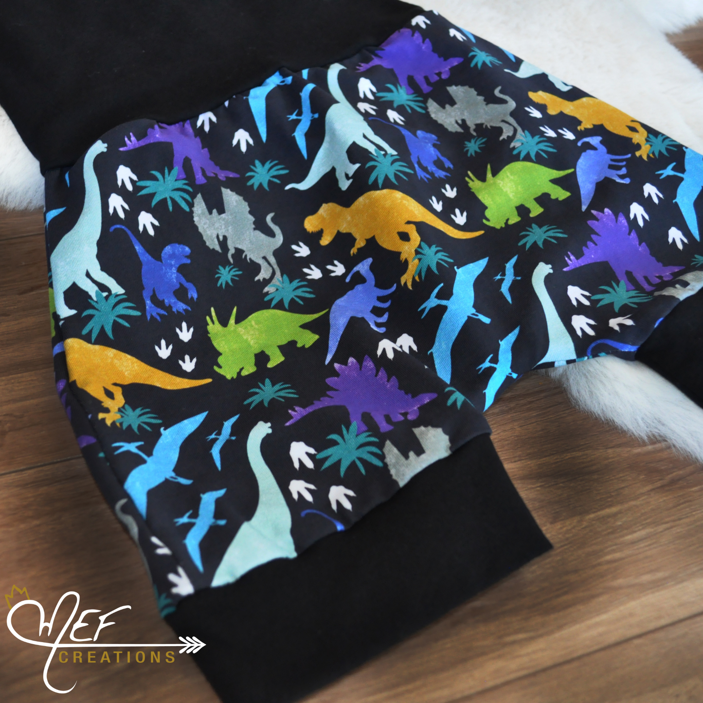 Short garçon dinos colorés