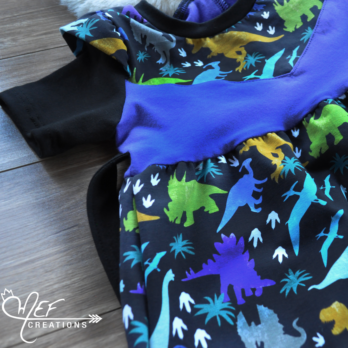 Robe dinosaures colorés dessinés par MEF pour enfant et bébé - Nouveauté hiver 2021