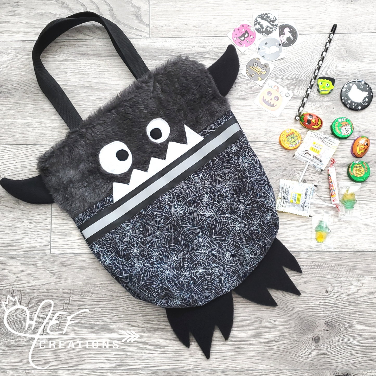 Sac à bonbons halloween, monstre malin motif toile d'araignée
