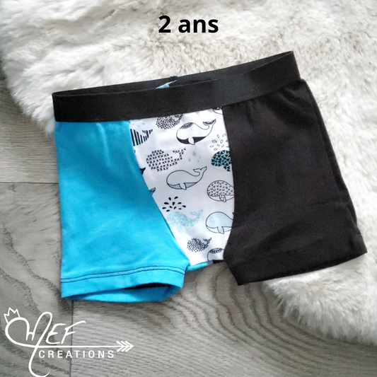 Boxer enfant 2 ans, prêt-à-partir, un baleine