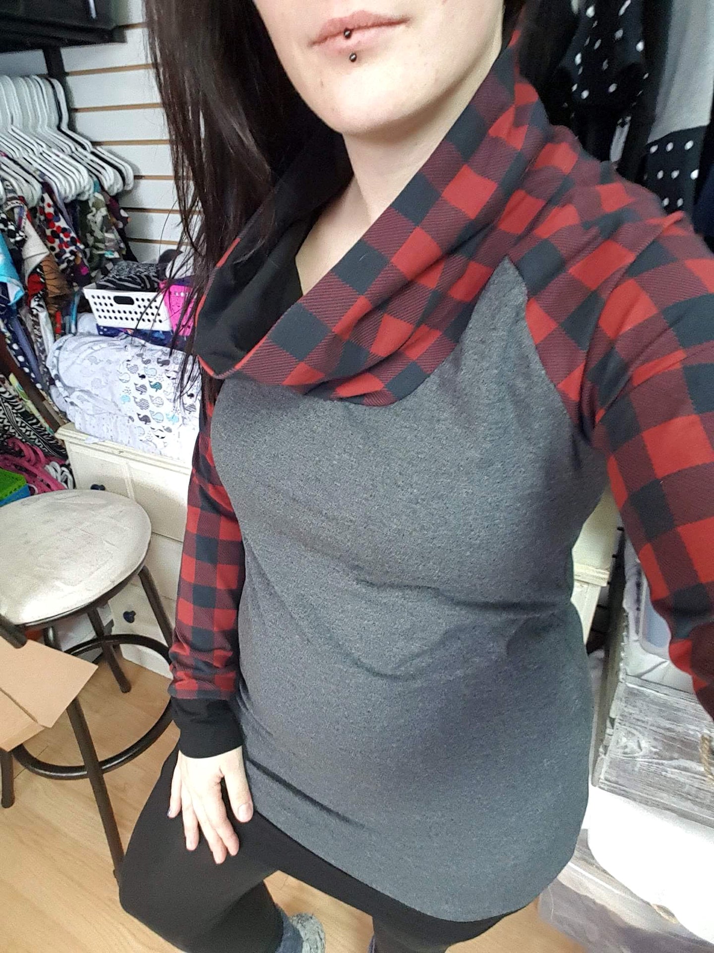 Tunique femme gris anthracite et carreauté