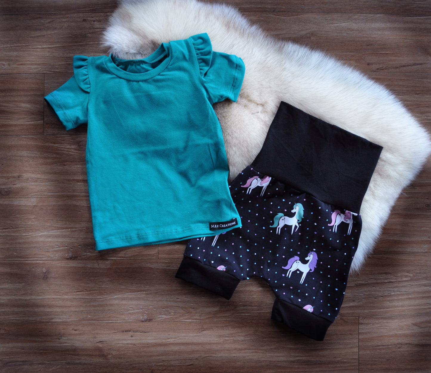 Short licorne exclusivité MEF, coupe du short aux choix : short sarouel ample, short sarouel ajusté ou short legging