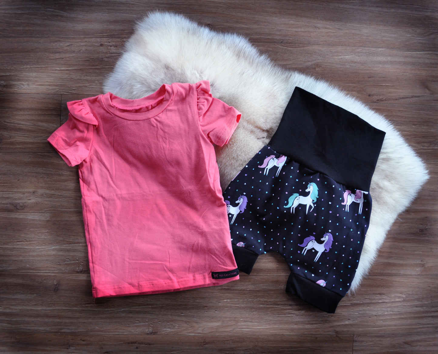 Short licorne exclusivité MEF, coupe du short aux choix : short sarouel ample, short sarouel ajusté ou short legging